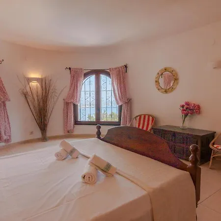 Guzman - Arcadien Villa